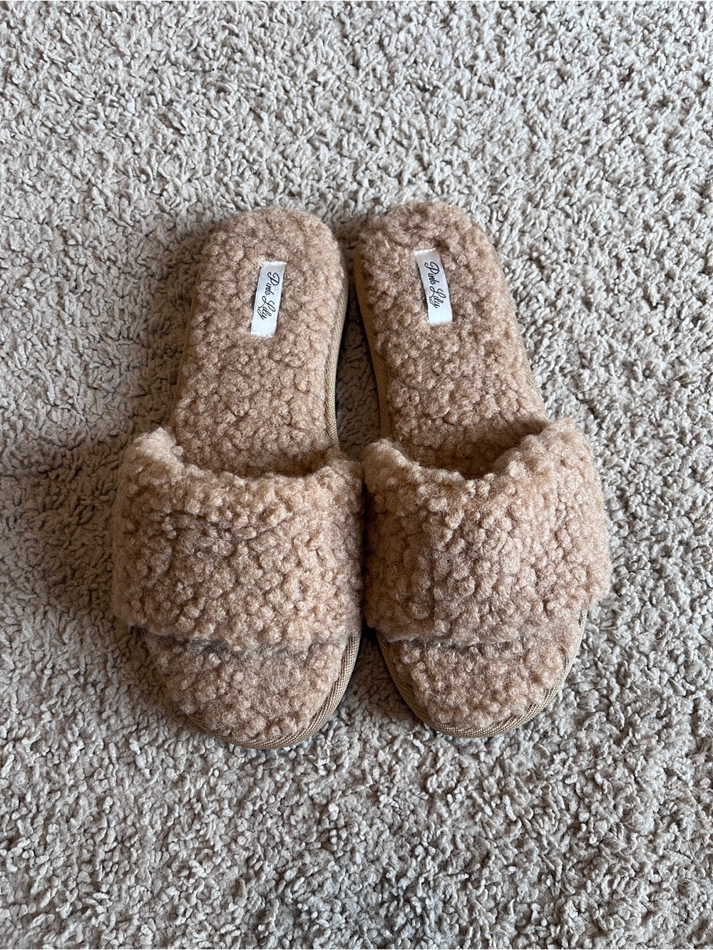 Pink Lily Faux Shearling Slide Sandals in Camel